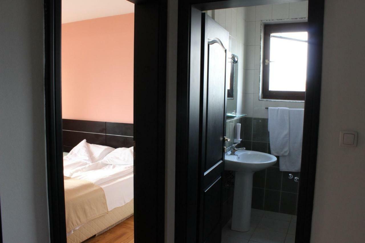 Hotel Beograd - Yu Lukavica Luaran gambar